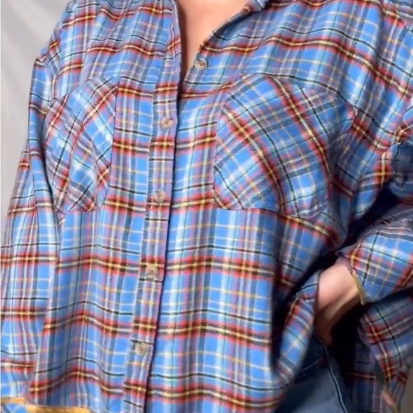 Urban Outfitters Women’s Oversized BDG Karl Cropped Plaid Flannel Shirt Top XS - Picture 3 of 16